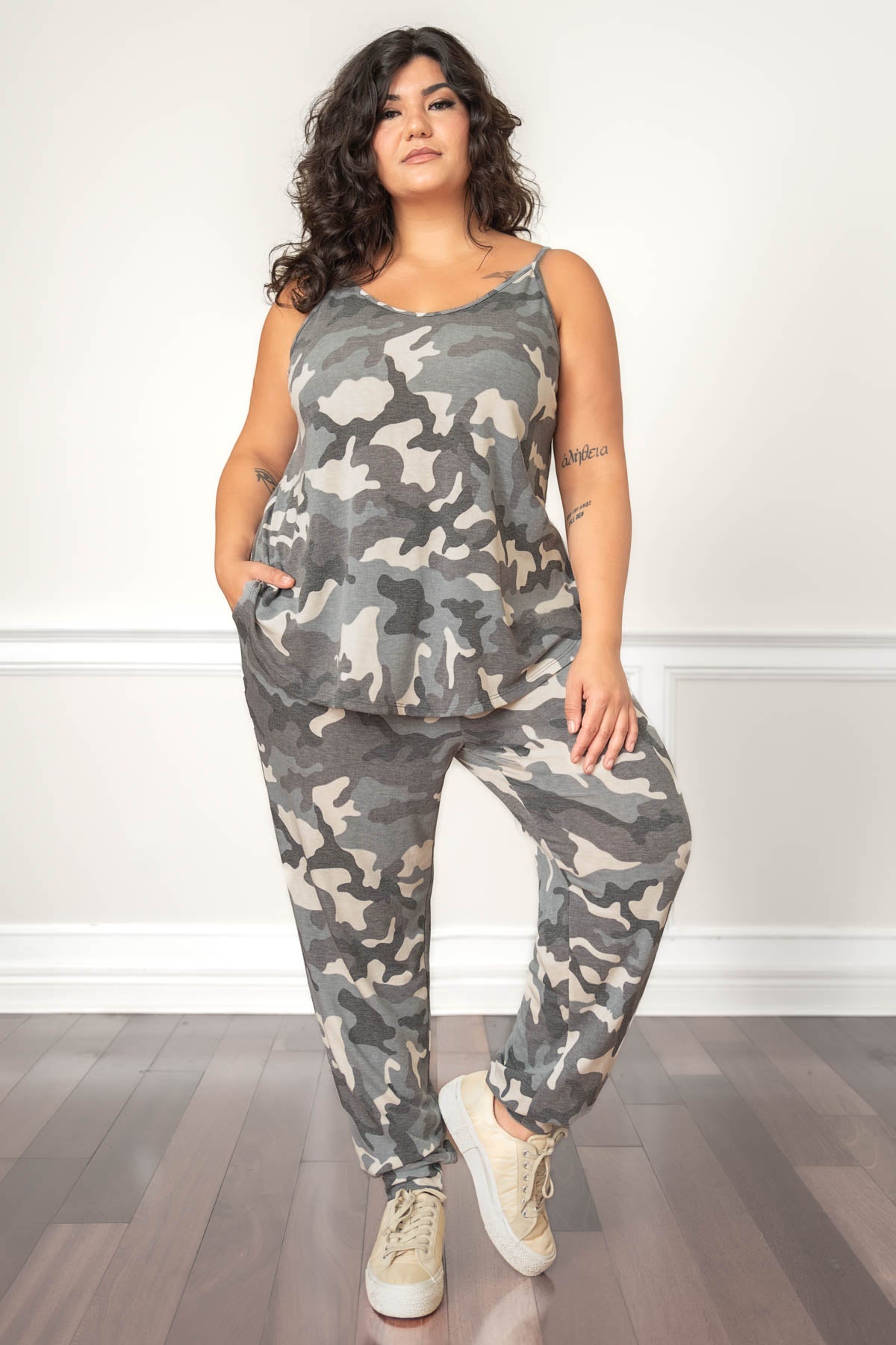 TAYLER camo printed top